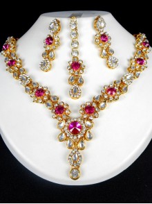 Kundan Jewelry Set